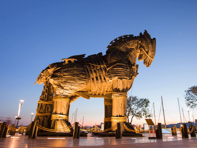 Mersin Çıkışlı Uçaklı Kuzey Ege Turu (Foça ve Ayvalık Tekne Turu ile) 4 Gece Konaklamalı