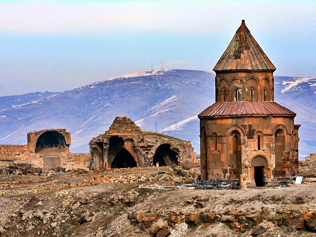 İkonik Kars ve Gürcistan Turu Tiflis Batum Gori Borjomi 4 Gece Konaklamalı Uçaklı İstanbul Çıkışlı Kars Başlar