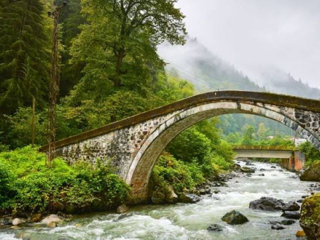 İkonik Karadeniz Yaylalar ve Batum Turu Trabzon Başlar| 3 Gece Konaklamalı İstanbul Havalimanı Çıkışlı