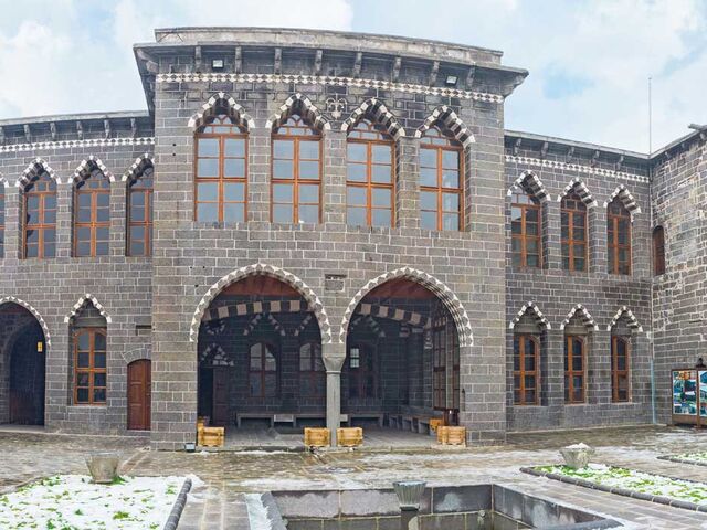 İzmir Afyonkarahisar Çıkışlı Otobüslü  Gap Turu 3 Gece Konaklamalı