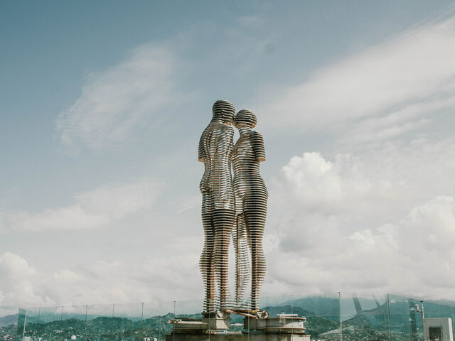 Uçaklı İzmir Çıkışlı Kars Tiflis Batum Turu 3 Gece Konaklamalı