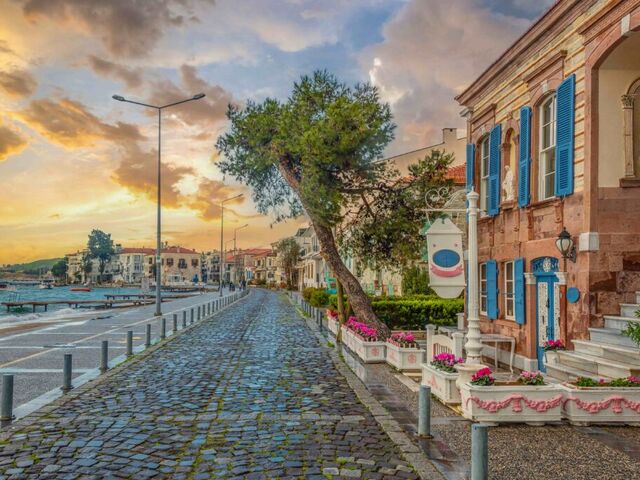 İstanbul Çıkışlı Otobüslü Kuzey Ege Turu (Foça ve Ayvalık Tekne Turu ile) 4 Gece Konaklamalı