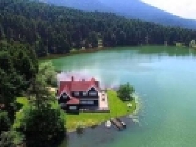 İkonik Safranbolu Amasra Abant Turu | 1 Gece Otel Konaklamalı | Uçaklı| İzmir Çıkışlı