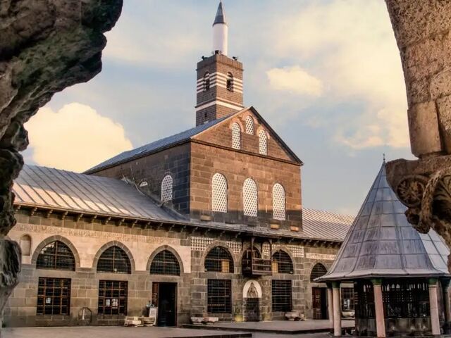 İkonik Gap Turu|3 Gece Konaklamalı Uçaklı İzmir Çıkışlı Gaziantep Başlar Diyarbakır Biter Ramazan Bayramı Özel