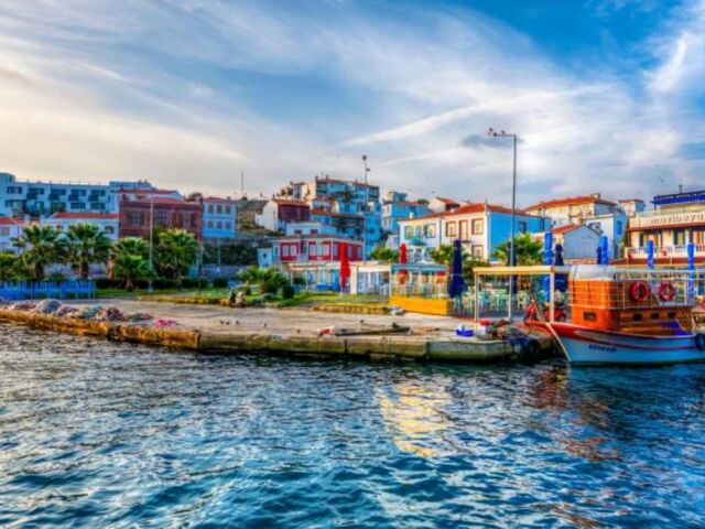 Mersin Çıkışlı Uçaklı Kuzey Ege Turu (Foça ve Ayvalık Tekne Turu ile) 4 Gece Konaklamalı