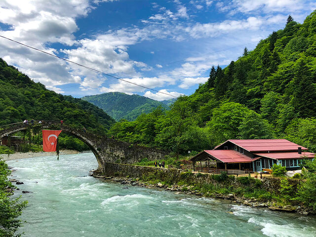 İkonik Karadeniz Batum Kutaisi Turu | 2 Gece Konaklamalı Uçaklı İstanbul Çıkışlı Ramazan Bayramı Özel