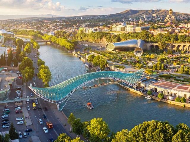İkonik Kars ve Gürcistan Turu Tiflis Batum Gori Borjomi 4 Gece Konaklamalı Uçaklı İstanbul Çıkışlı Kars Başlar