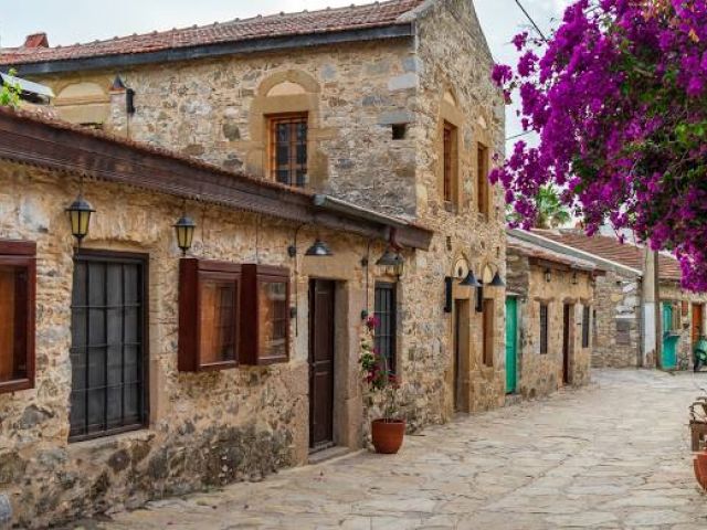 İkonik Marmaris Datça Turu ile Ege’nin iki eşsiz kıyı cennetini bir günde keşfedin. Turkuaz koyları, taş sokakları ve huzur dolu atmosferiyle Marmaris ve Datça’da unutulmaz bir gün sizleri bekliyor.