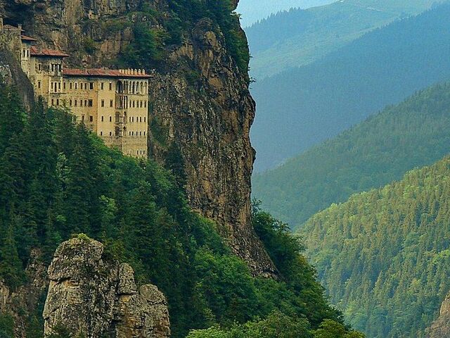 İkonik Karadeniz Yaylaları ve Batum Turu | 4 Gece Konaklamalı Uçaklı İstanbul Çıkışlı Kurban Bayramı Özel Ordu Başlar