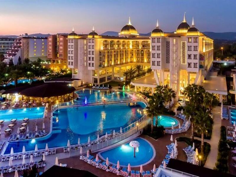 Kirman Sidera Luxury & Spa