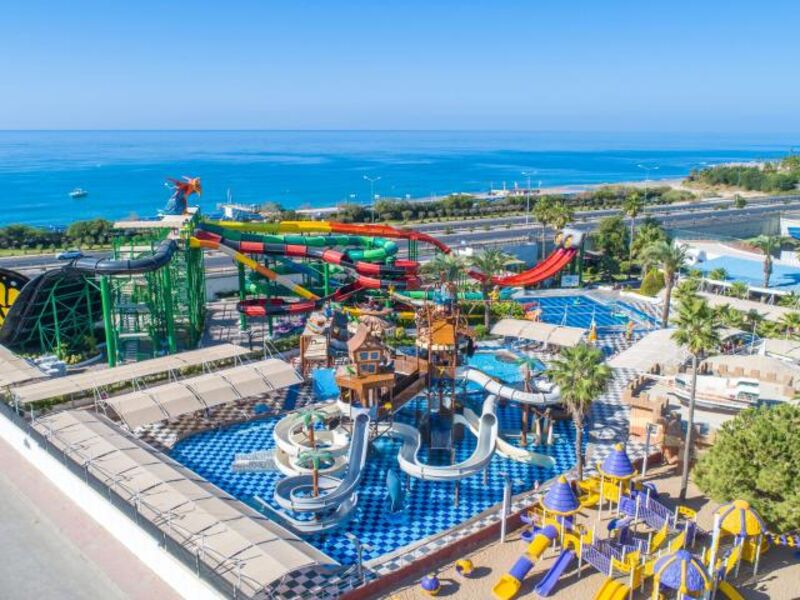 Crystal Admiral Resort Suites & Spa