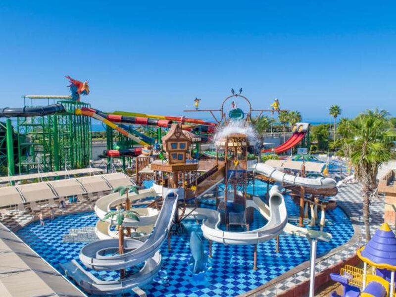 Crystal Admiral Resort Suites & Spa