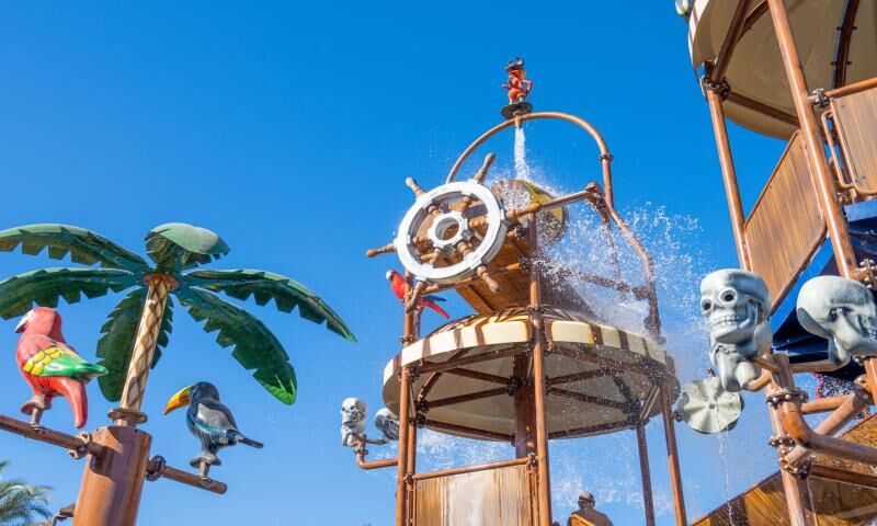 Crystal Admiral Resort Suites & Spa