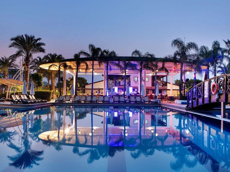 Crystal Family Hotel