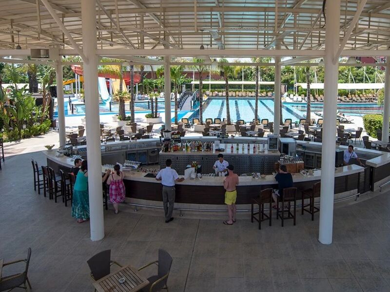 Crystal Family Hotel