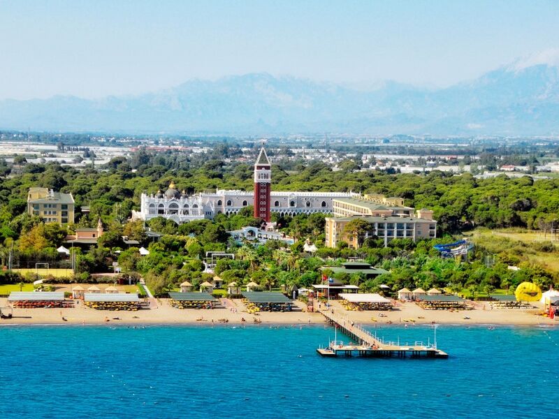 Venezia Palace Deluxe Resort