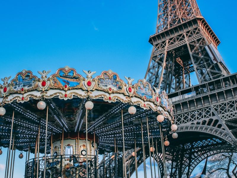 İzmir Çıkışlı Paris Turu ( Sömestr Tatili ve Ramazan Bayramı )
