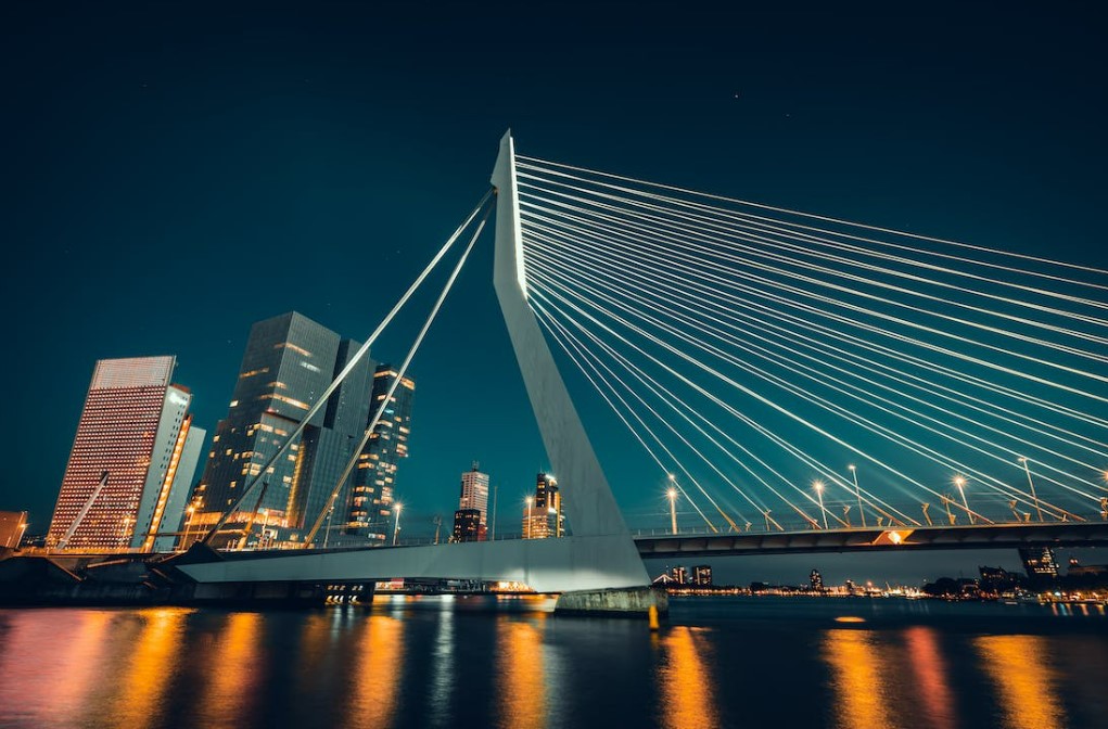 İzmir`den Direkt Uçuş 5* Deluxe Amadeus Brilliant Nehir Gemisi ile Ren Nehrinde Lale Zamanı Özel