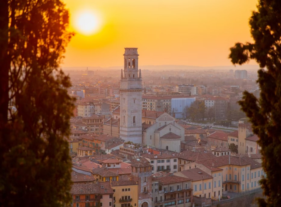 Comfort İtalya Turu İzmir Kalkışlı Corendon Hava Yolları ile 7 Gece - Ekstra Turlar Dahil NAP- BGY