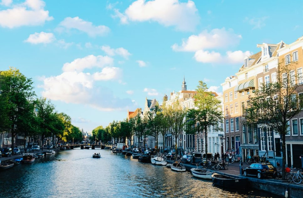 Benelüx & Paris & Köln & Alsace & İsviçre Türk Hava Yolları ile 7 Gece