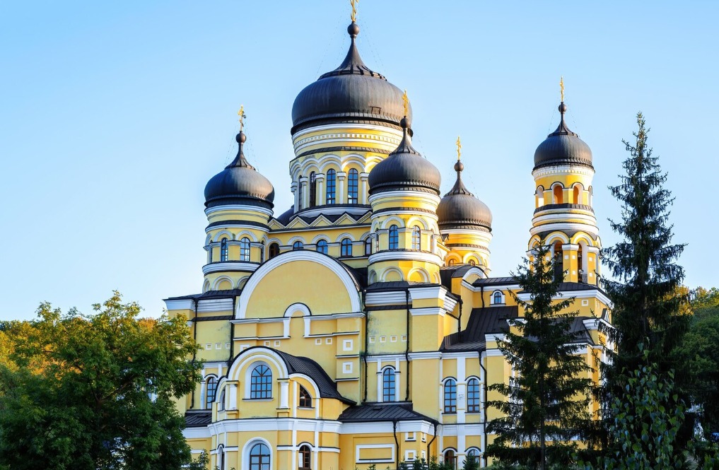 Bir Rusya Masalı Turu Moskova Şehir Turu & St. Petersburg Şehir Turu Dahil