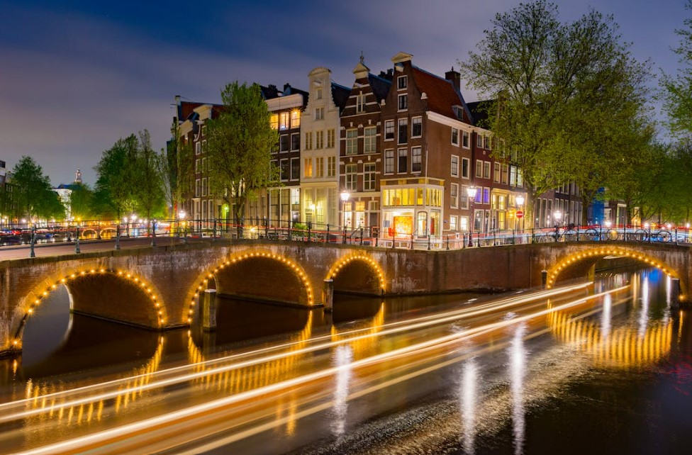 İzmir`den Direkt Sefer ile Büyük Benelüks & Colmar Turu Rotası