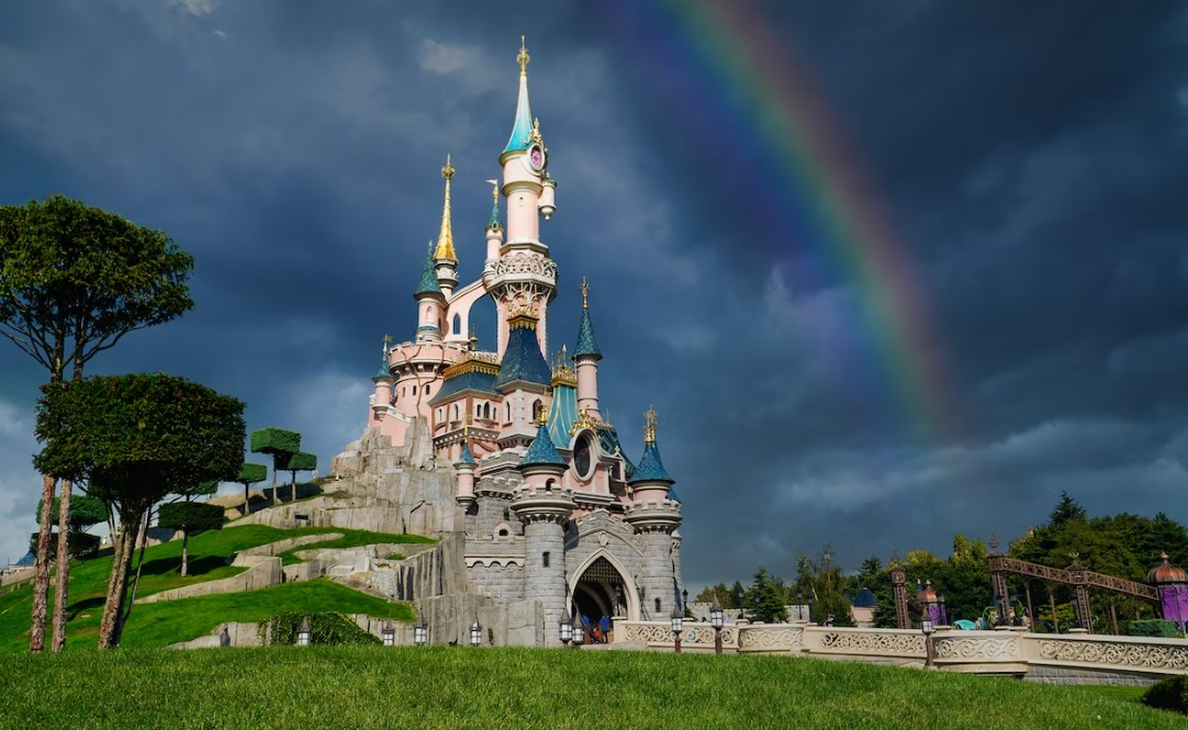 İzmir`den Direkt Sefer ile Paris & Disneyland Turu Rotası