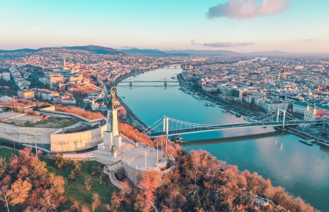 İzmir Çıkışlı Büyük Orta Avrupa & Hallstatt & Salzburg Turu ( Budapeşte → Prag ) - Kış