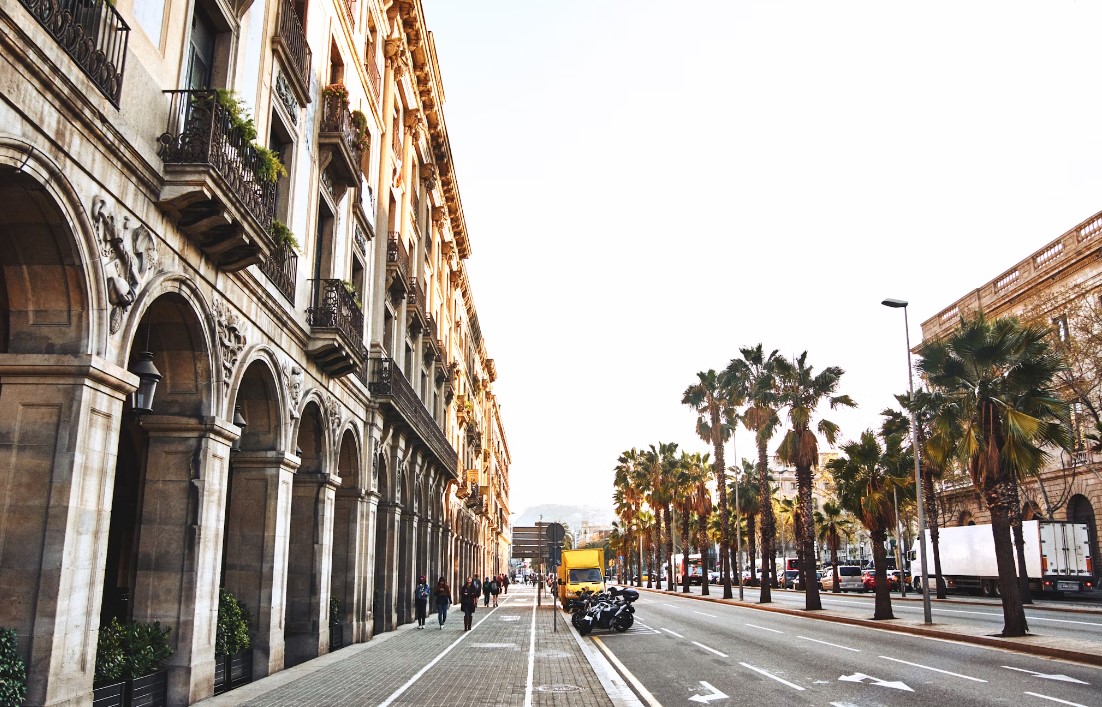 Barselona Madrid Noel Pazarları Turu AJet Hy. ile Girona Şehir Turu Dahil (GRO-ABC)