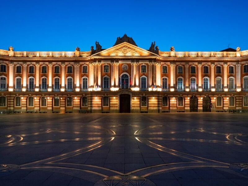 İzmir`den Direkt Sefer ile Sevgililer Gününe Özel Brüksel & Brügge Romantik Paris Turu Rotası