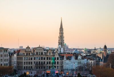 İzmir`den Direkt Sefer ile Sevgililer Gününe Özel Brüksel & Brügge Romantik Paris Turu Rotası