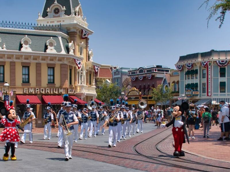 Paris & Disneyland 2026 TK (CDG-CDG)