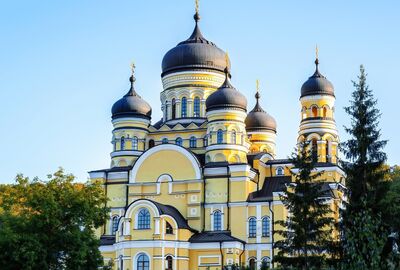 Vize Dahil Bir Rusya Masalı Turu Moskova Şehir Turu & St. Petersburg Şehir Turu Dahil