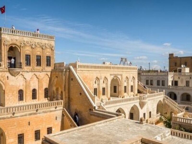 İzmir`den Deluxe Uçakla Butik Mardin, Midyat ve Mardin Köyleri Turu