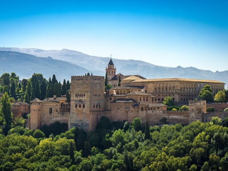 İzmir`den Direkt Sefer ile Bayram Özel Adım Adım Büyük İspanya & Endülüs Turu