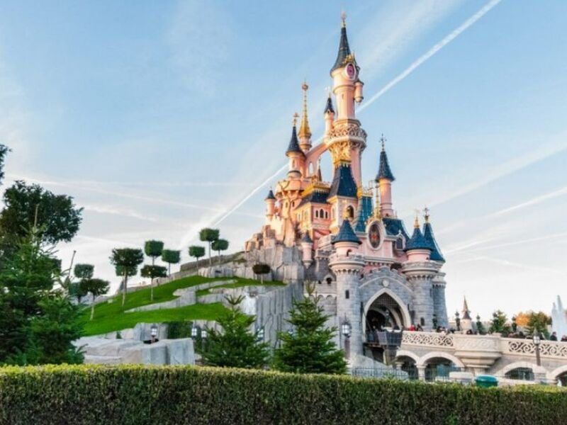 İzmir`den Direkt Sefer ile Paris & Disneyland Turu Rotası