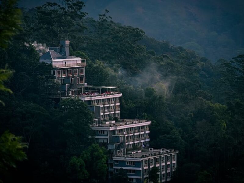 İzmir Çıkışlı Uçakla Karadeniz Yaylalar Fırtınası ve Batum Turları (Trabzon Başlar, Samsun Biter)