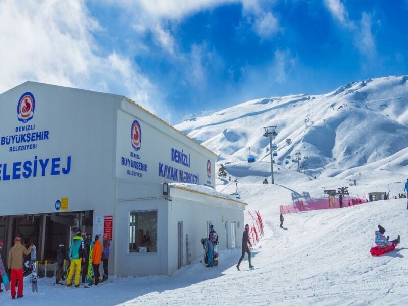 İzmir`den Günübirlik Nikfer Kayak Merkezi Turu