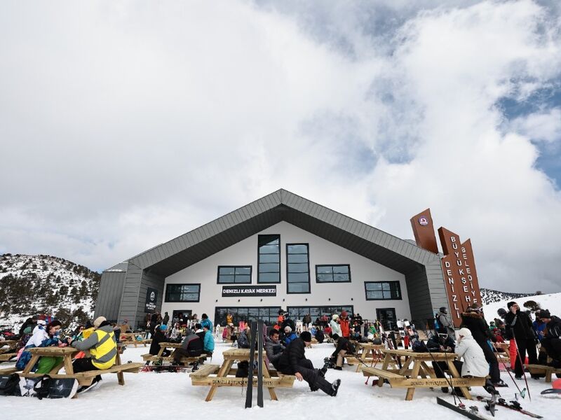 İzmir`den Günübirlik Nikfer Kayak Merkezi Turu