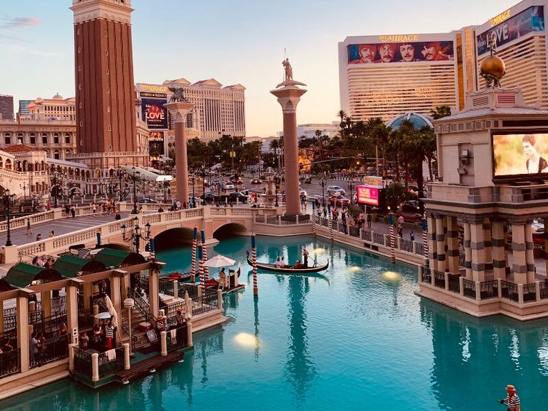 İtalya Serüveni Ankara Kalkışlı Corendon Hava Yolları ile 7 Gece NAP-BGY