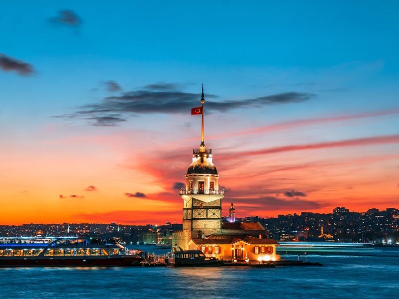 İzmir`den İstanbul ve Tarihi Yarımada Turu (1 Gece Konaklamalı)