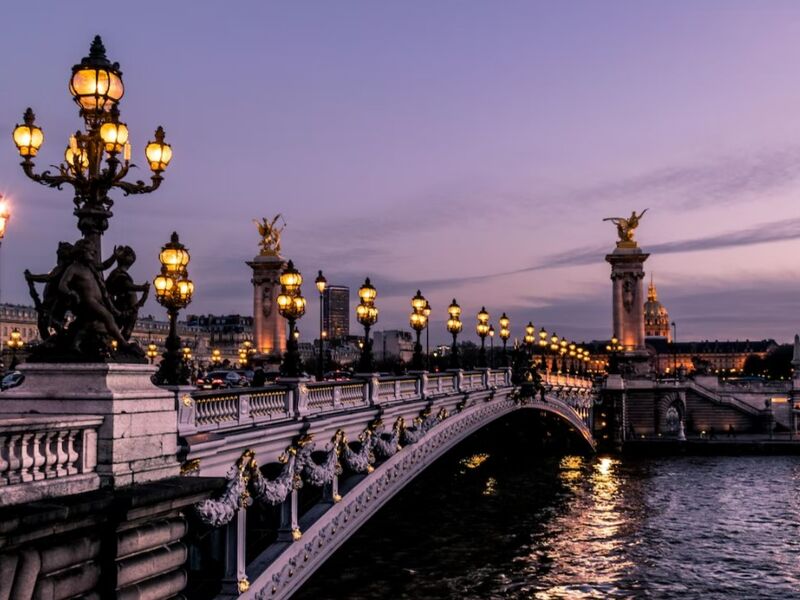 Benelux & Paris İkonları  Türk Hava Yolları ile 4 Gece