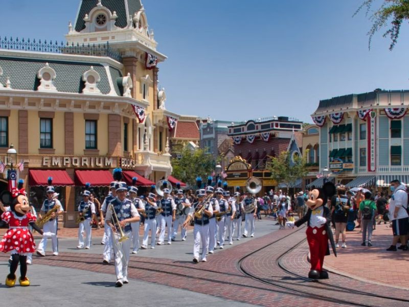 Paris & Disneyland Turu Pegasus Havayolları ile 4 Gece