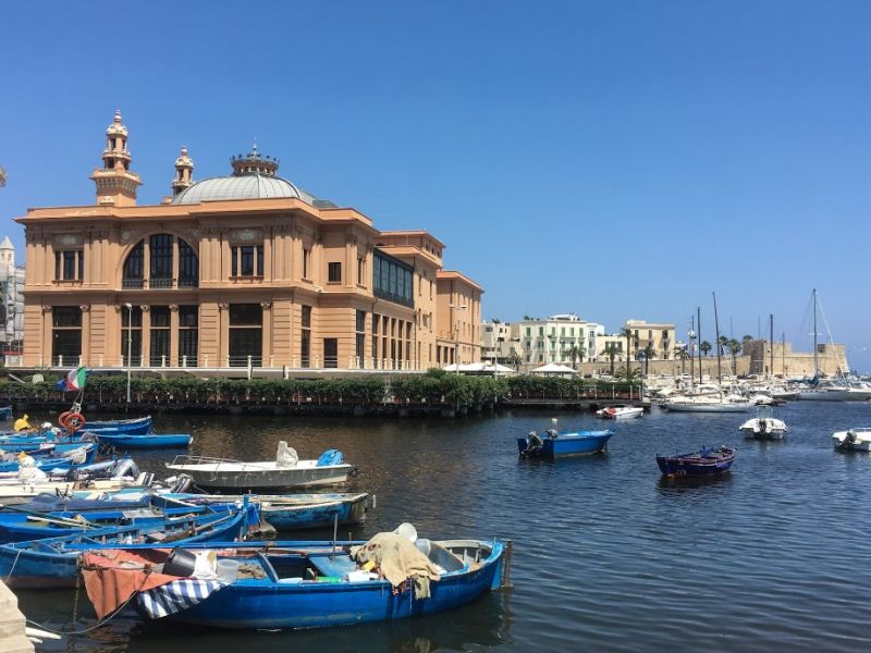 İzmir`den Direkt Sefer ile Büyük İtalya & Amalfi Kıyıları Turu Rotası (Napoli - Bergamo)