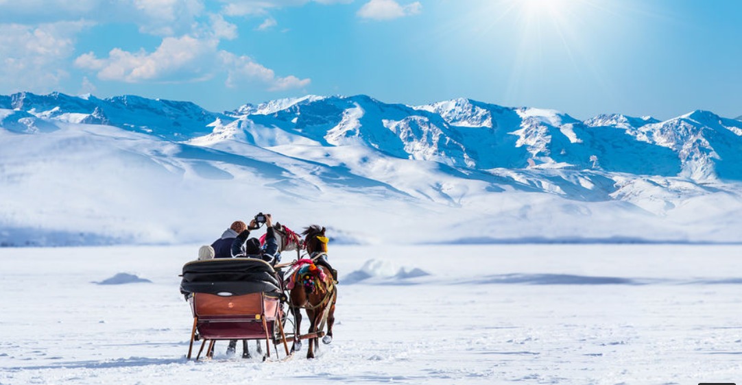 Doğu Ekspresi Rotası Van - Karalar Altında İshakpaşa - Kars - Sarıkamış Kayak Merkezi Turu  (3 Gece Otel)