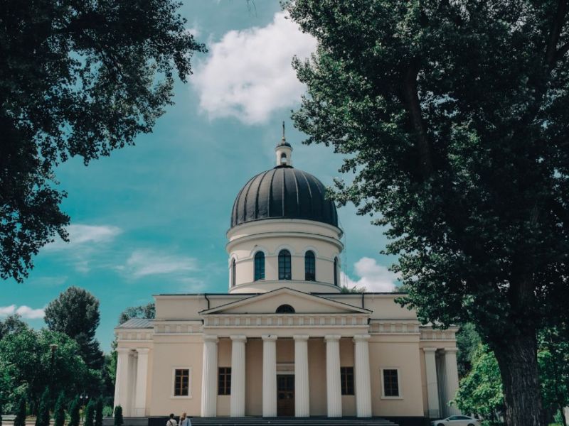 Moldova Hısky Hava Yolları İle 3 Gece