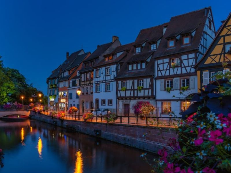 Comfort Alsace Fransa Almanya İsviçre Noel Pazarları Turu Pegasus Hava Yolları ile 3 Gece Ekstra Turlar Dahil Kasım-Aralık 2026
