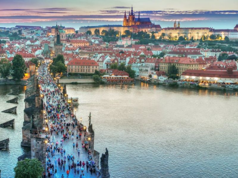 Noel Pazarlar İzmir Hareketli Berlin & Prag Rüyası