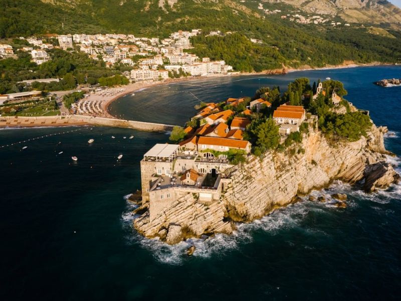 İzmir Kalkışlı Budva Rüyası SunExpress ile 7 Gece 8 Gün TGD-TGD